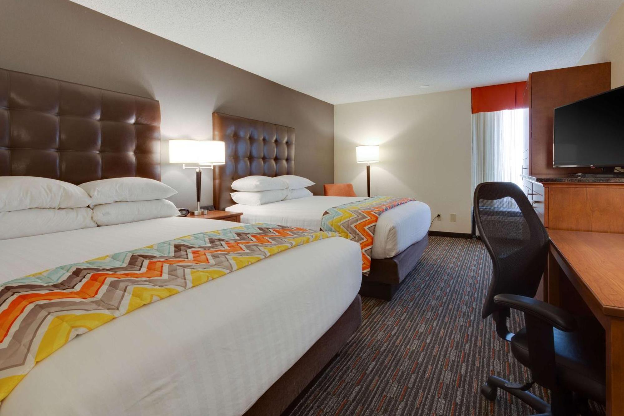 Drury Inn & Suites Columbia Stadium Boulevard Exteriör bild